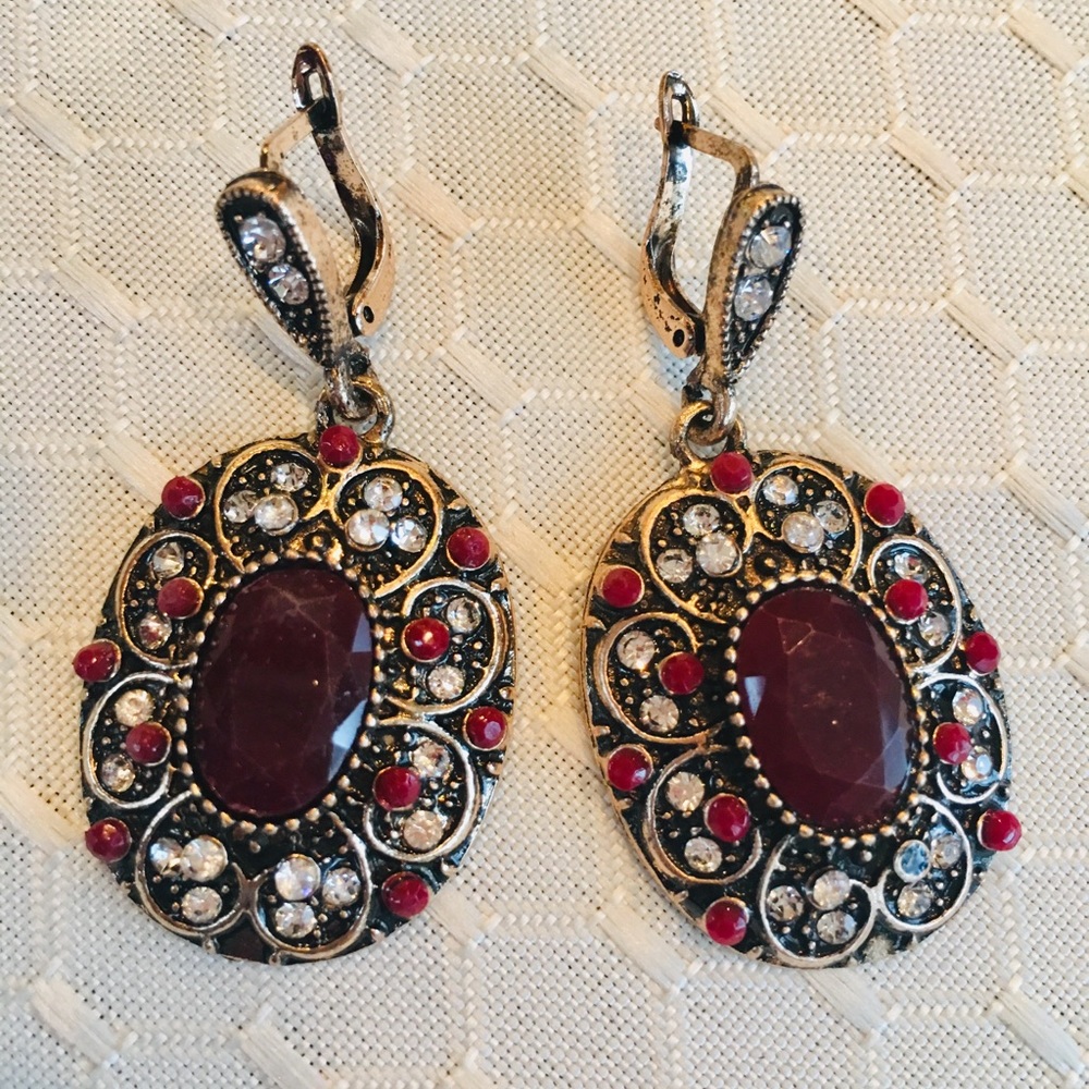 Antique finish jewlery set